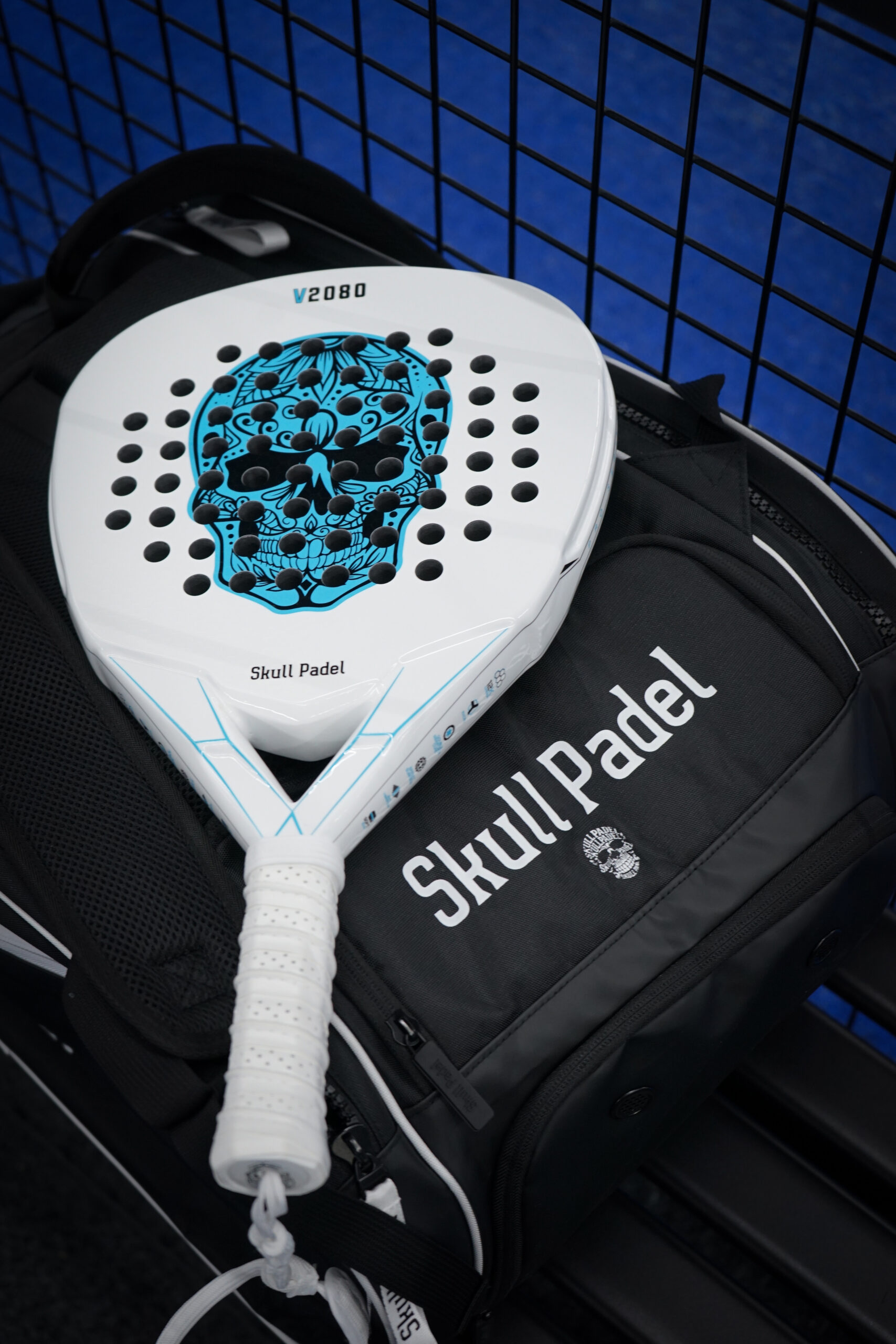 Skull Padel V2080 - White Blue 12K - Image 7